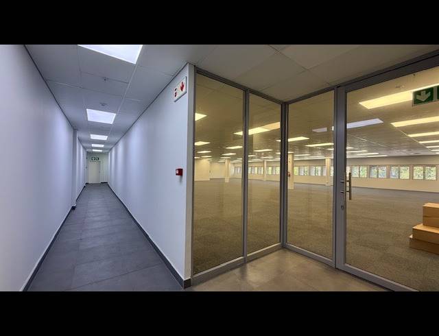 650M² OFFICE TO LET IN RIVERSIDE